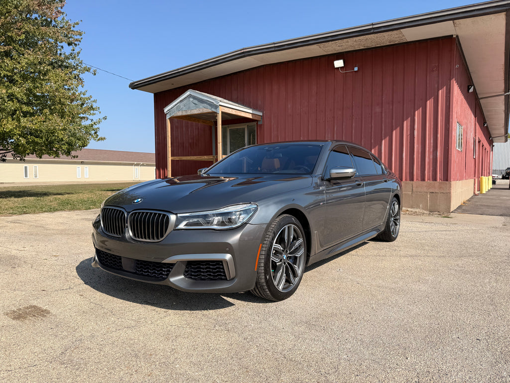 2017 BMW 7 Series M760i's photo
