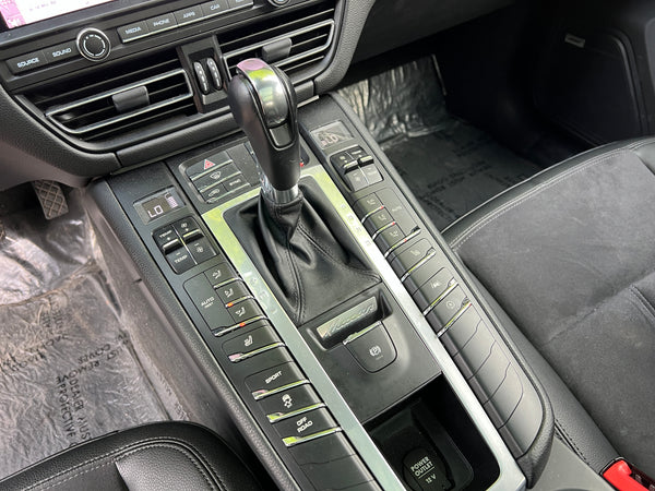 2020 Porsche Macan 4D SUV