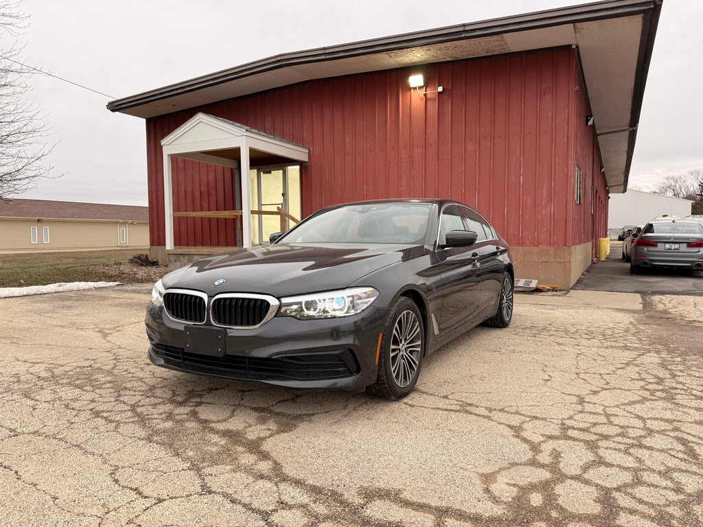 2019 BMW 5 Series 530i's photo