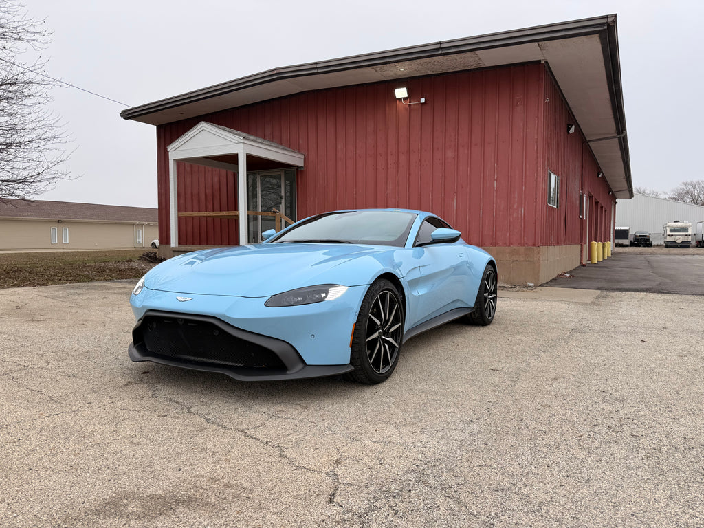 2020 Aston Martin Vantage Base's photo