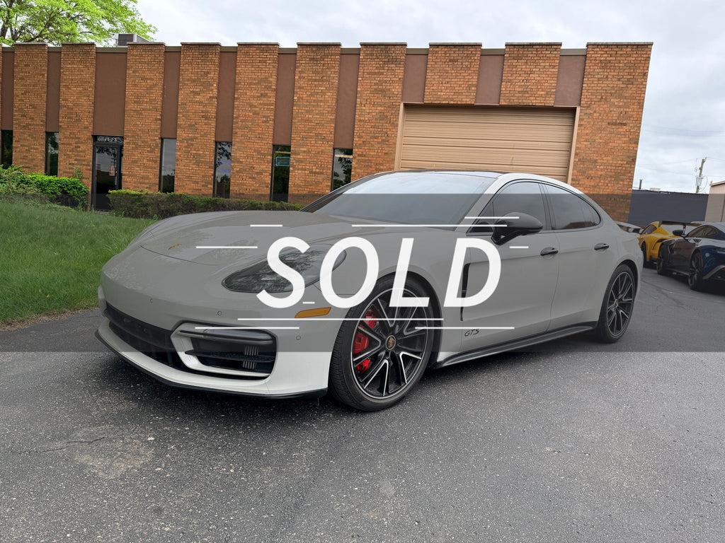 2022 Porsche Panamera GTS's photo