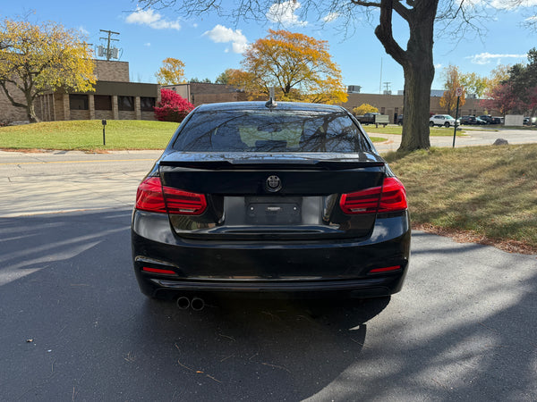 2017 BMW 330i xDrive 4D Sedan
