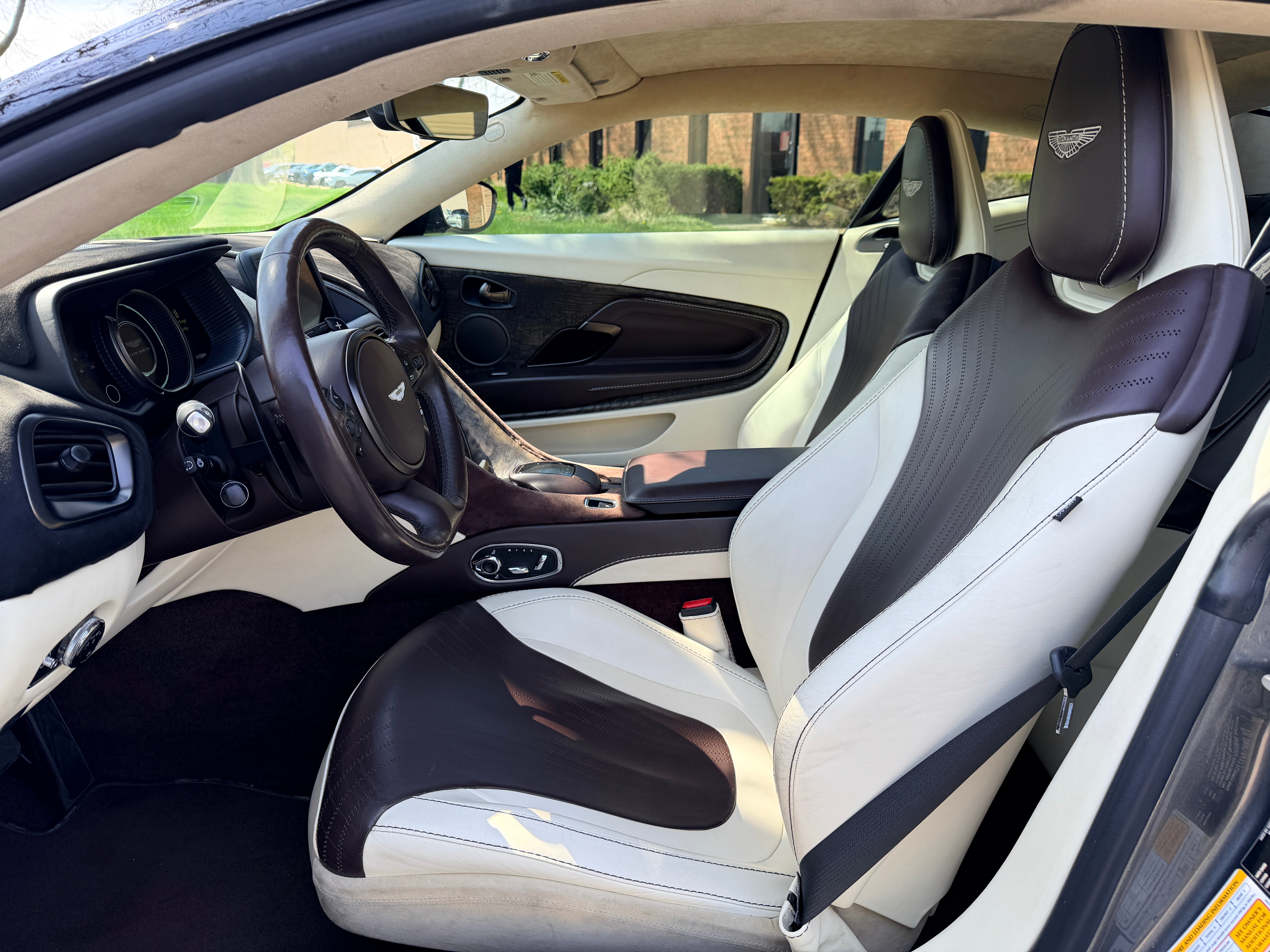 2019 Aston Martin DB11 V8 2D Coupe