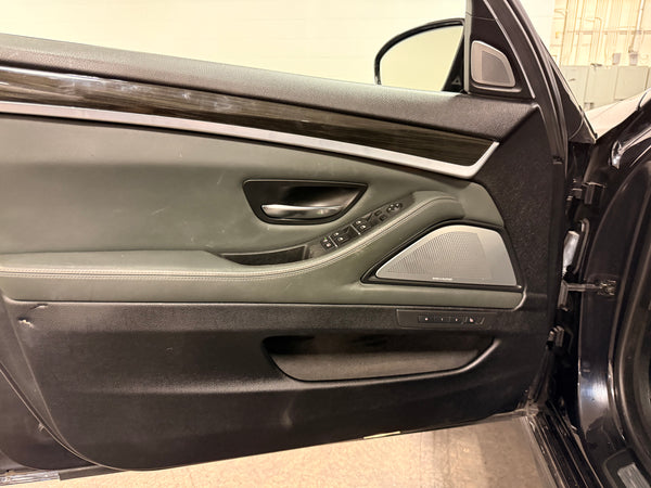 2013 BMW M5 4D Sedan