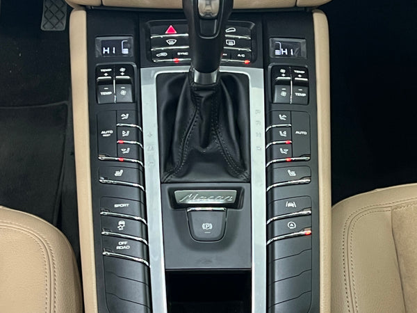 2020 Porsche Macan 4D SUV