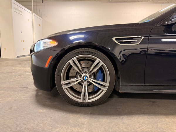 2013 BMW M5 4D Sedan