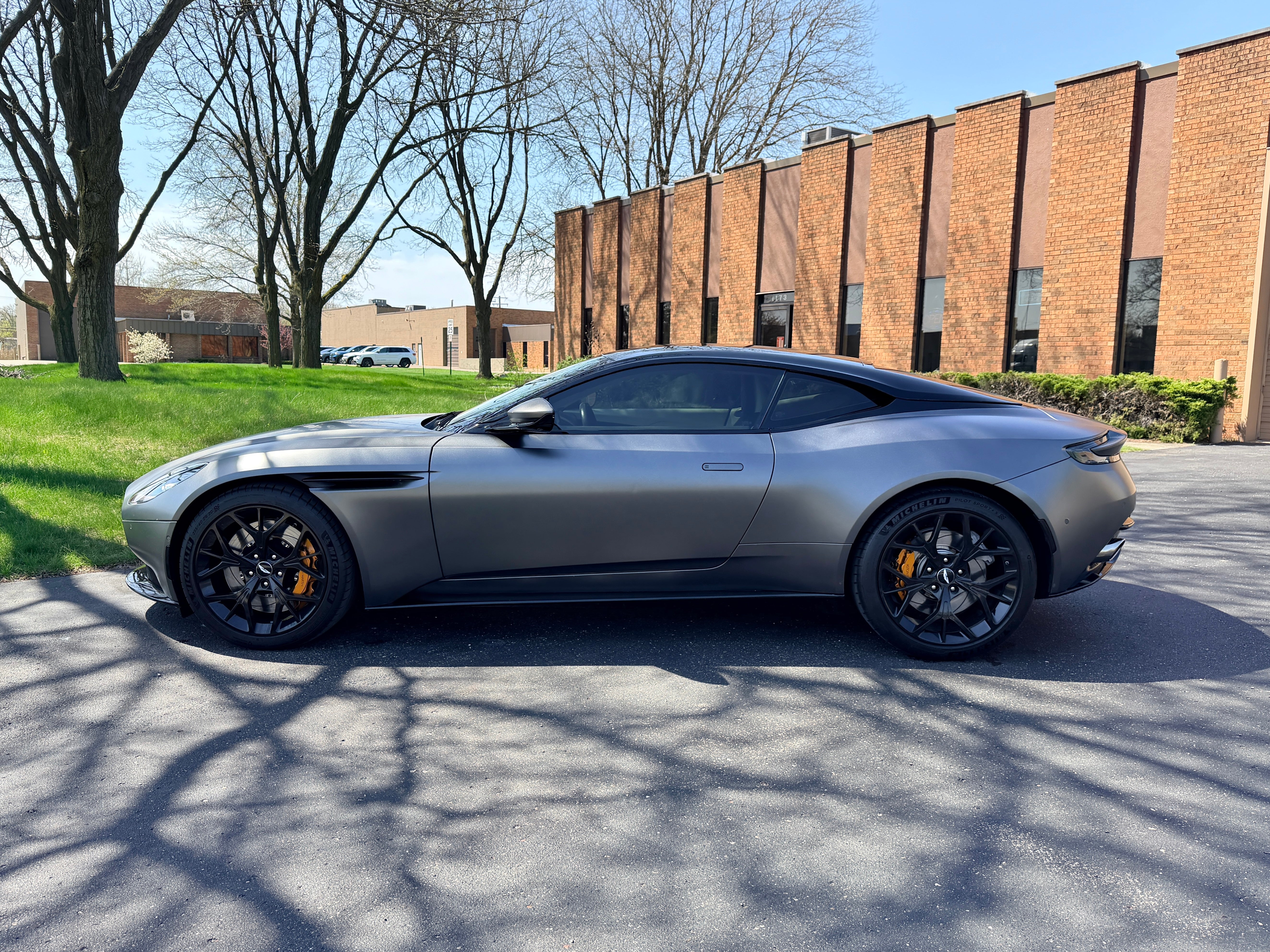 2019 Aston Martin DB11 V8 2D Coupe