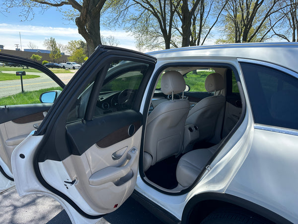 2021 Mercedes-Benz GLC 300 4MATIC 4D SUV