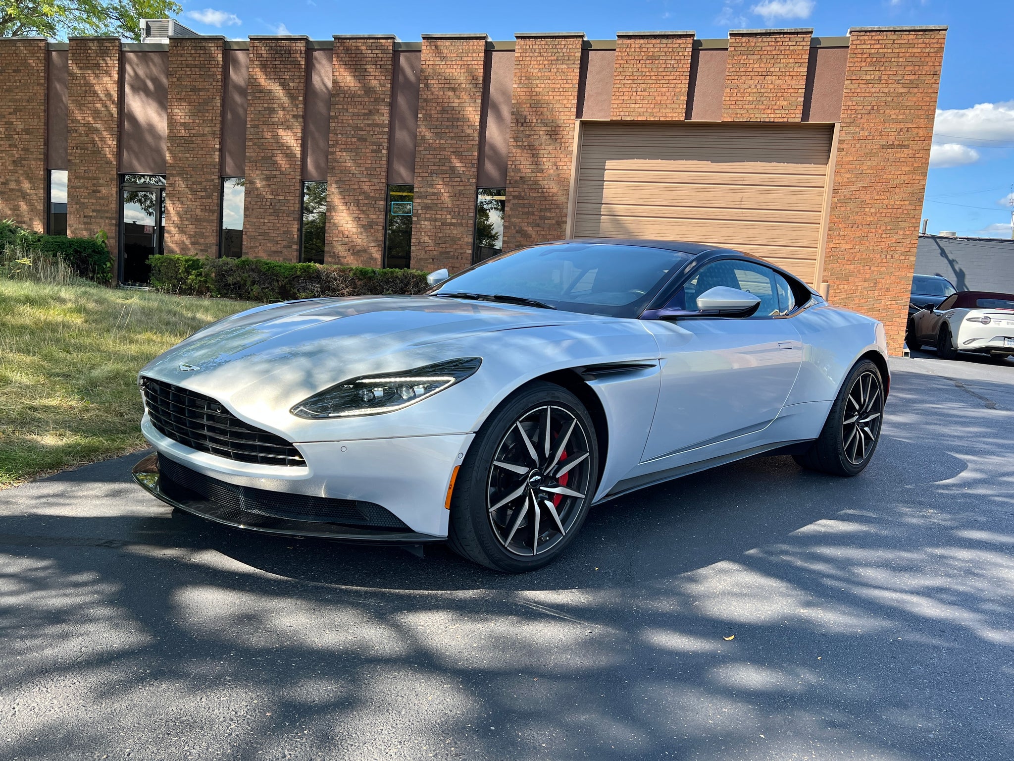 2018 Aston Martin DB11 V8 2D Coupe