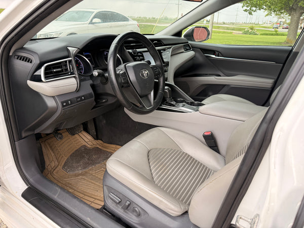 2018 Toyota Camry SE 4D Sedan