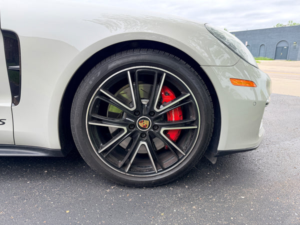 2022 Porsche Panamera GTS 4D Hatchback