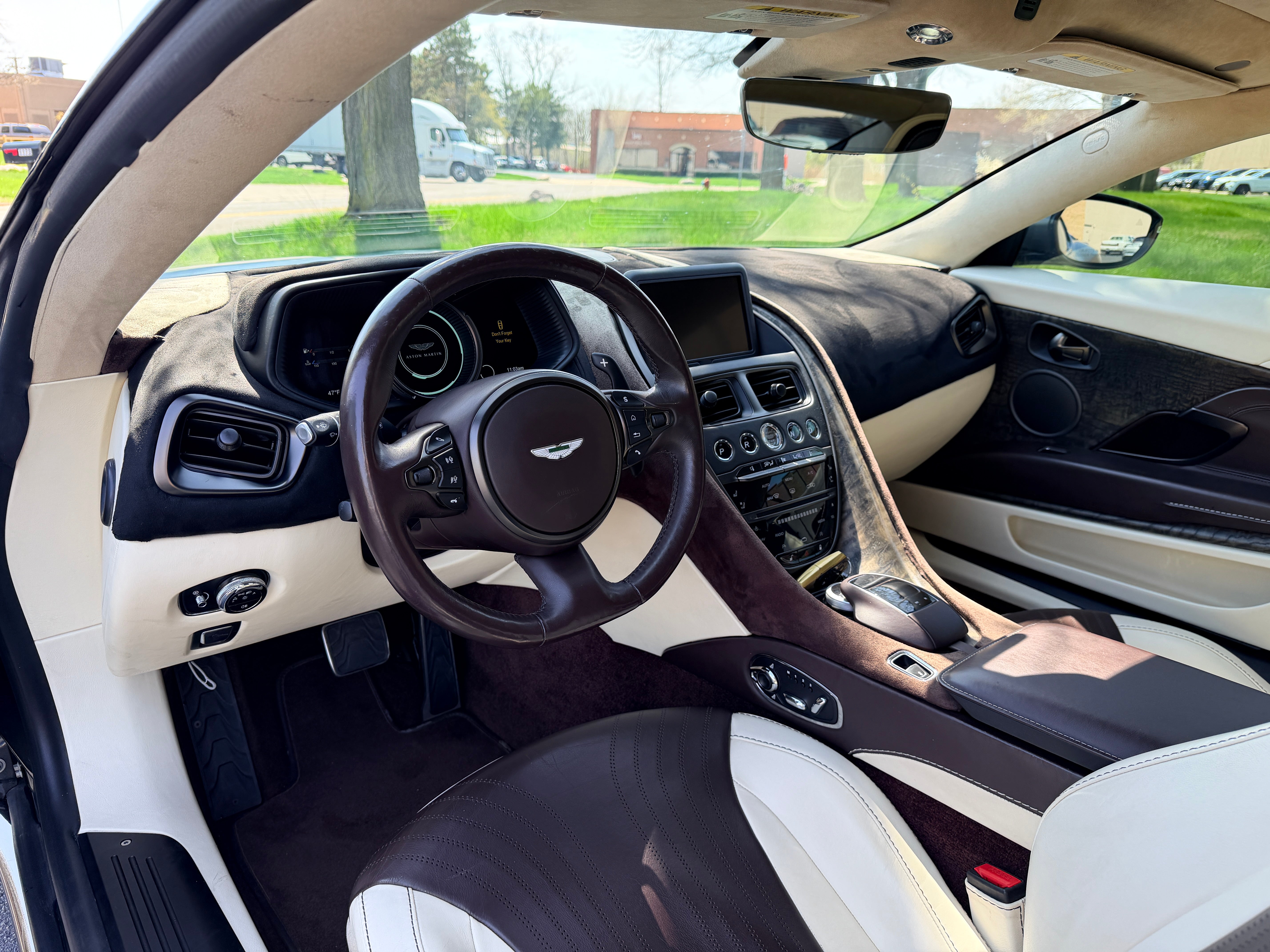 2019 Aston Martin DB11 V8 2D Coupe