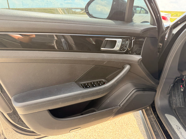 2018 Porsche Panamera 4 4D