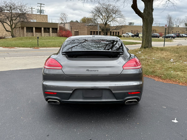 2016 Porsche Panamera 4D Hatchback