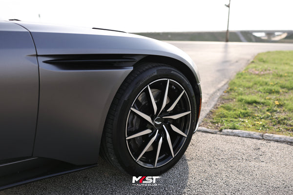 2017 Aston Martin DB11 V12 2D Coupe