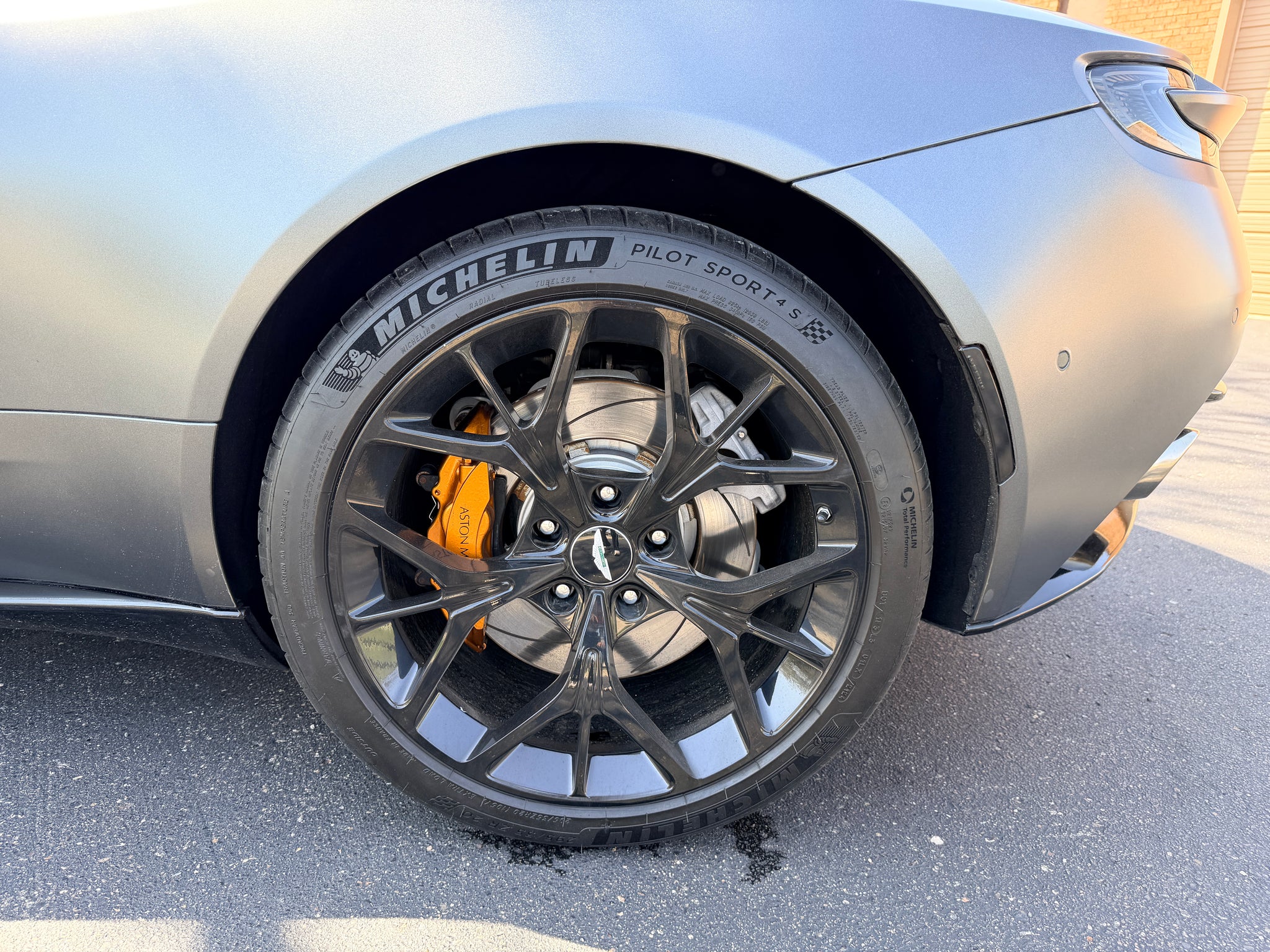 2019 Aston Martin DB11 V8 2D Coupe
