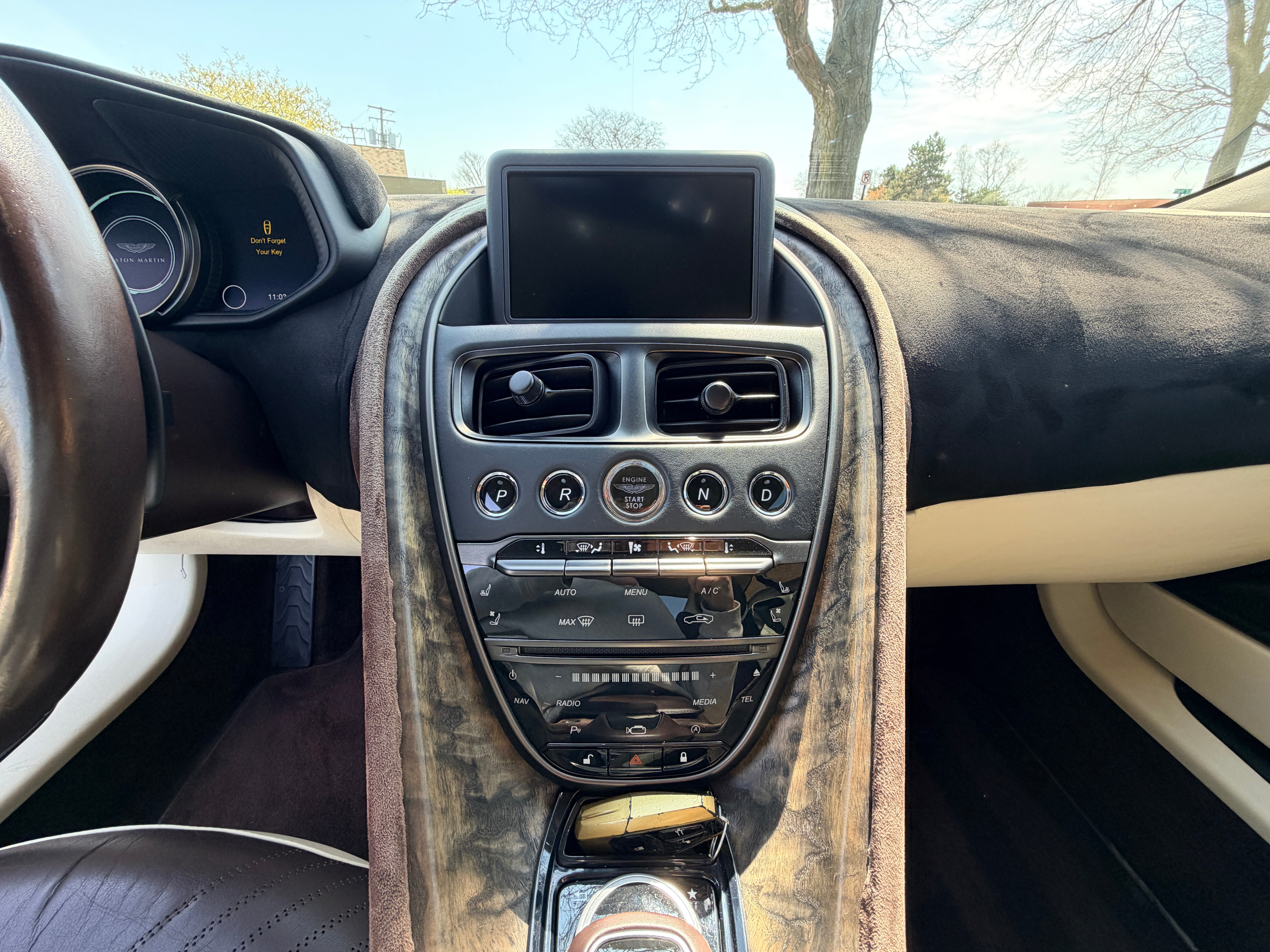 2019 Aston Martin DB11 V8 2D Coupe