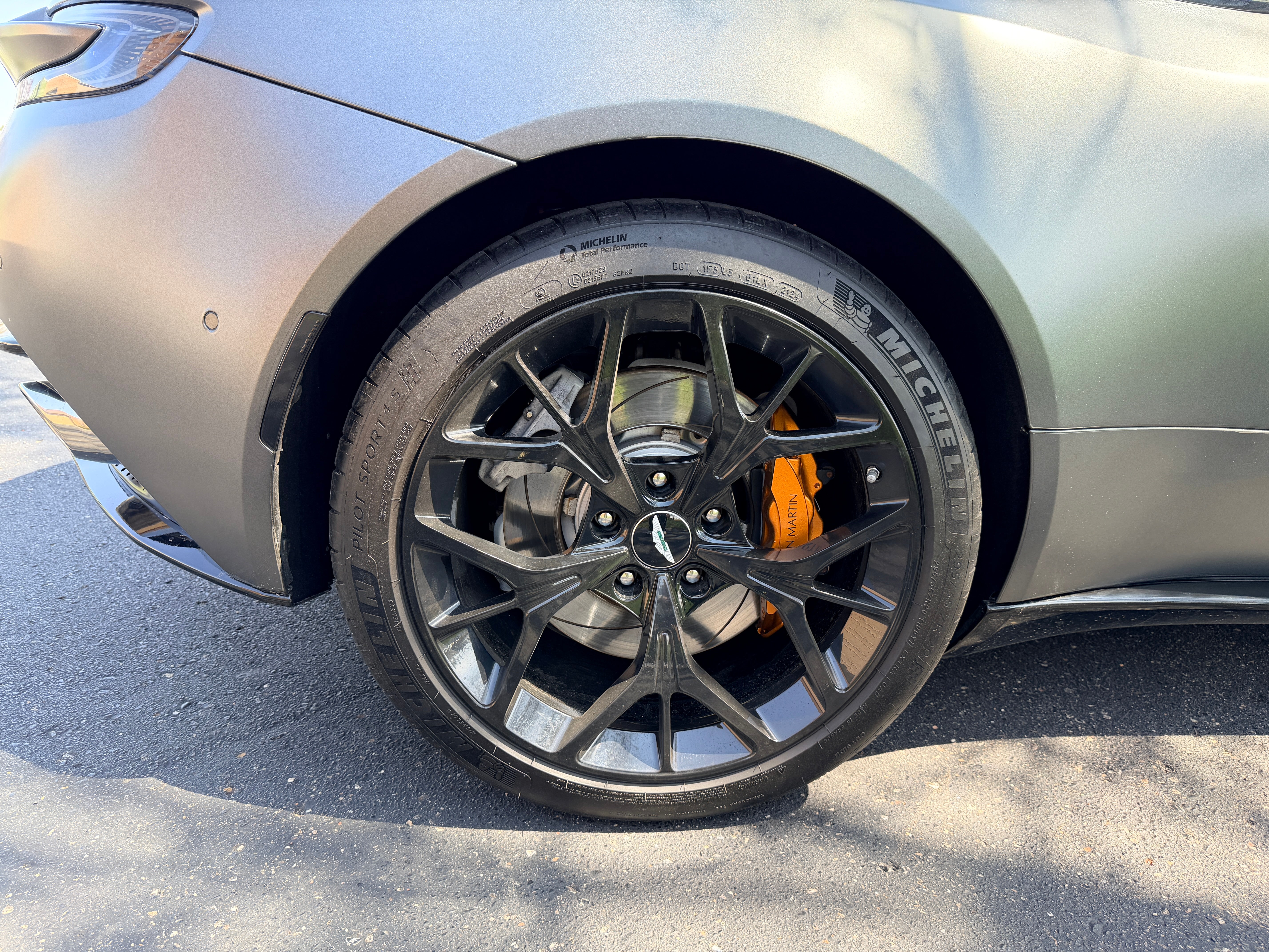 2019 Aston Martin DB11 V8 2D Coupe