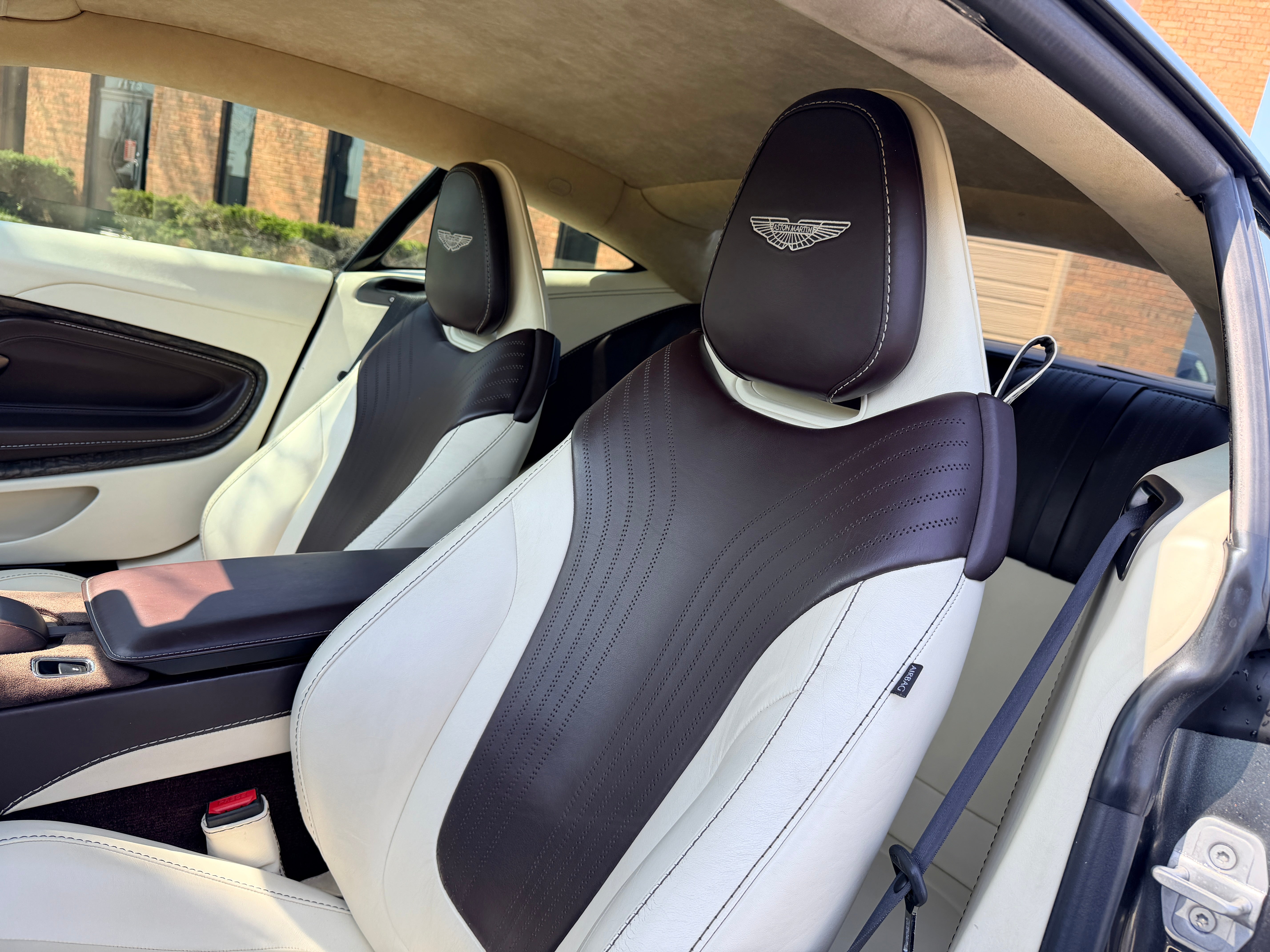 2019 Aston Martin DB11 V8 2D Coupe