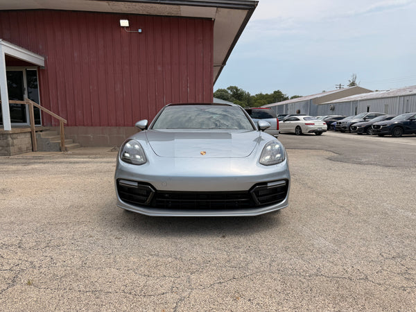 2018 Porsche Panamera Turbo 4D