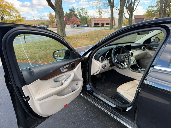 2020 Mercedes-Benz C300 4MATIC 4D Sedan