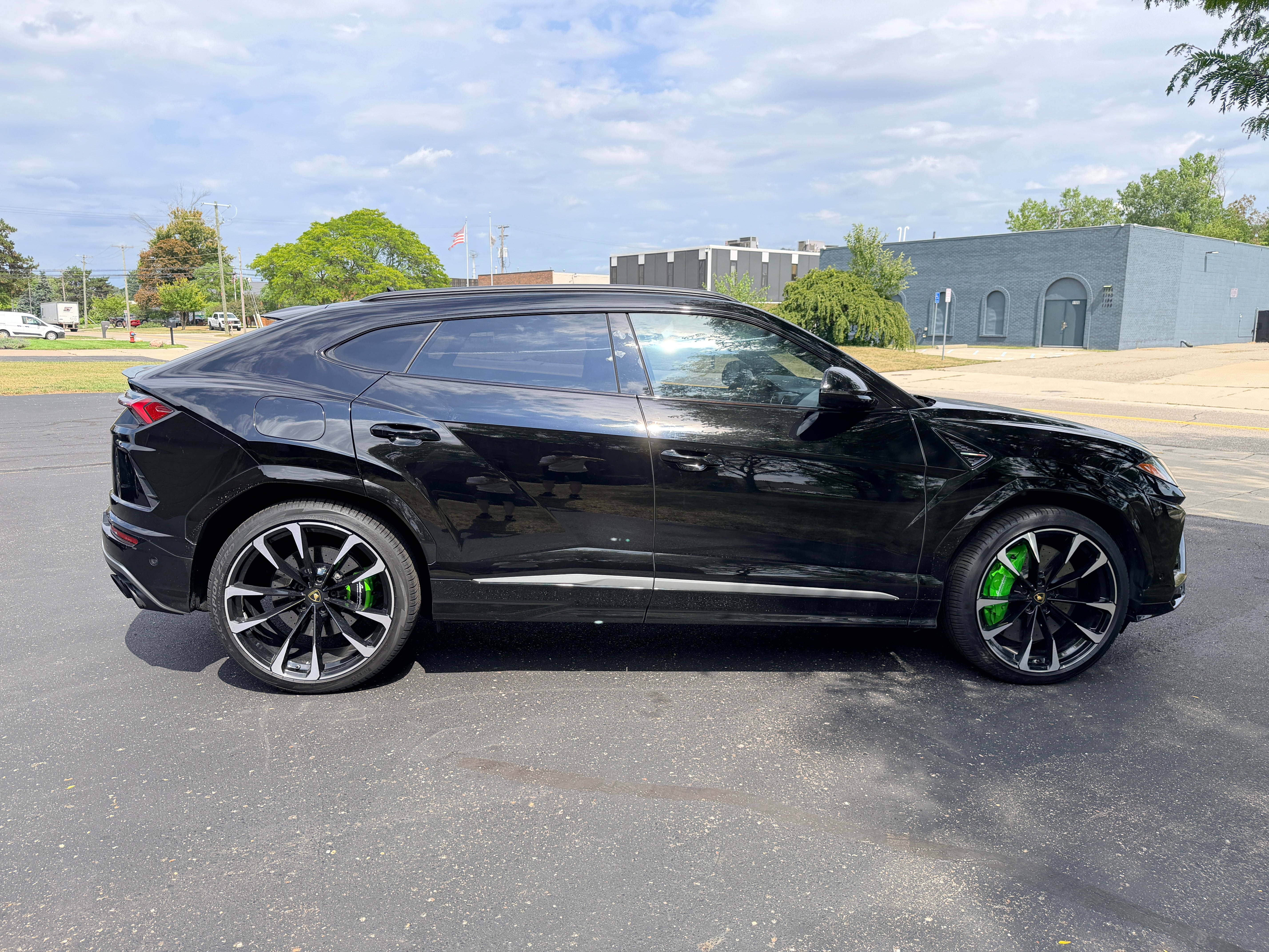 2019 Lamborghini Urus 4D SUV