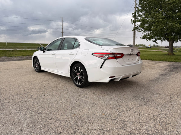 2018 Toyota Camry SE 4D Sedan