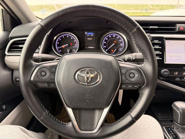 2018 Toyota Camry SE 4D Sedan
