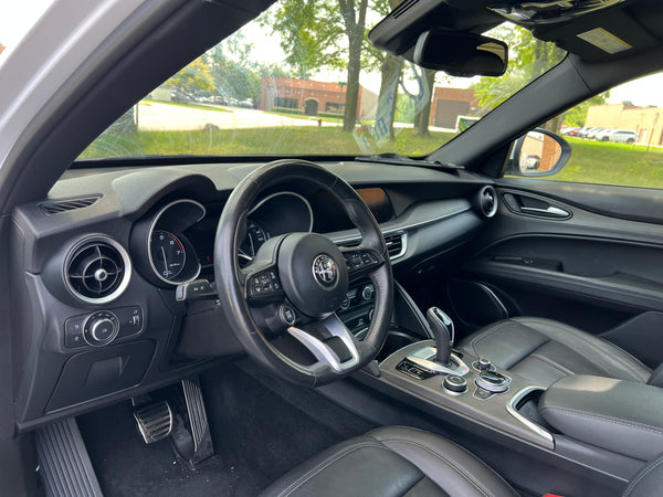 2022 Alfa Romeo Stelvio Ti 4D SUV
