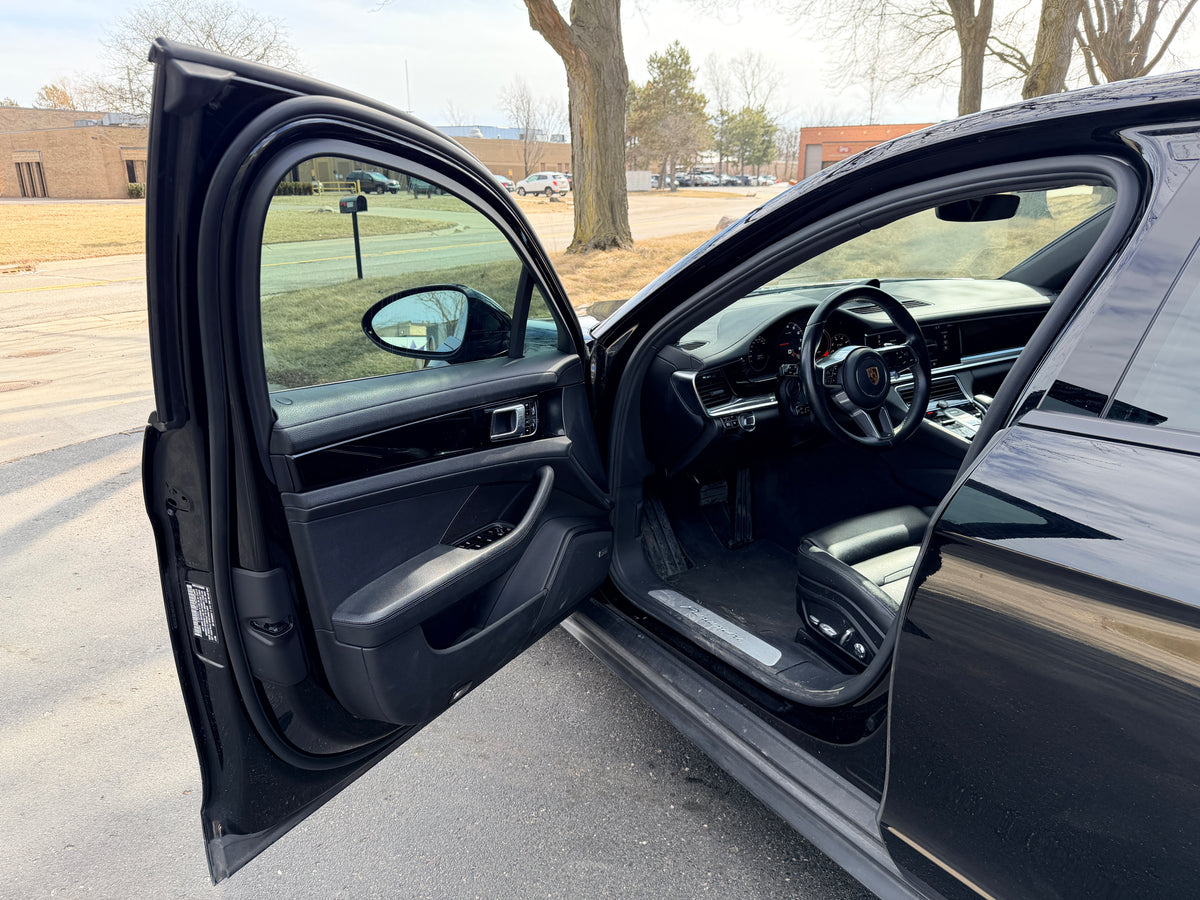 2018 Porsche Panamera 4D Hatchback