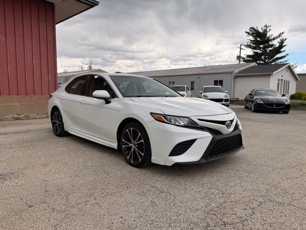 2018 Toyota Camry SE 4D Sedan