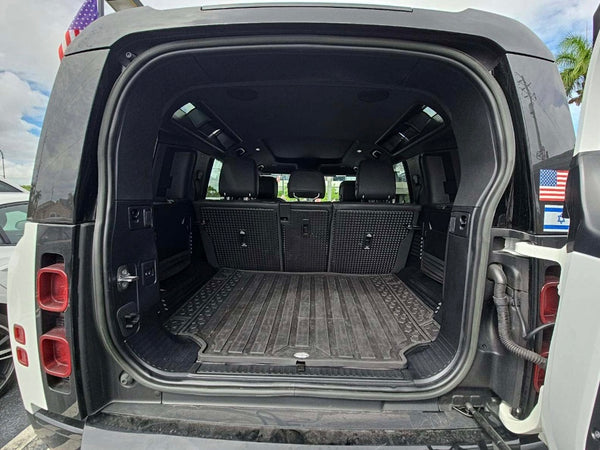 2023 Land Rover Defender 110 X-Dynamic SE 4D SUV