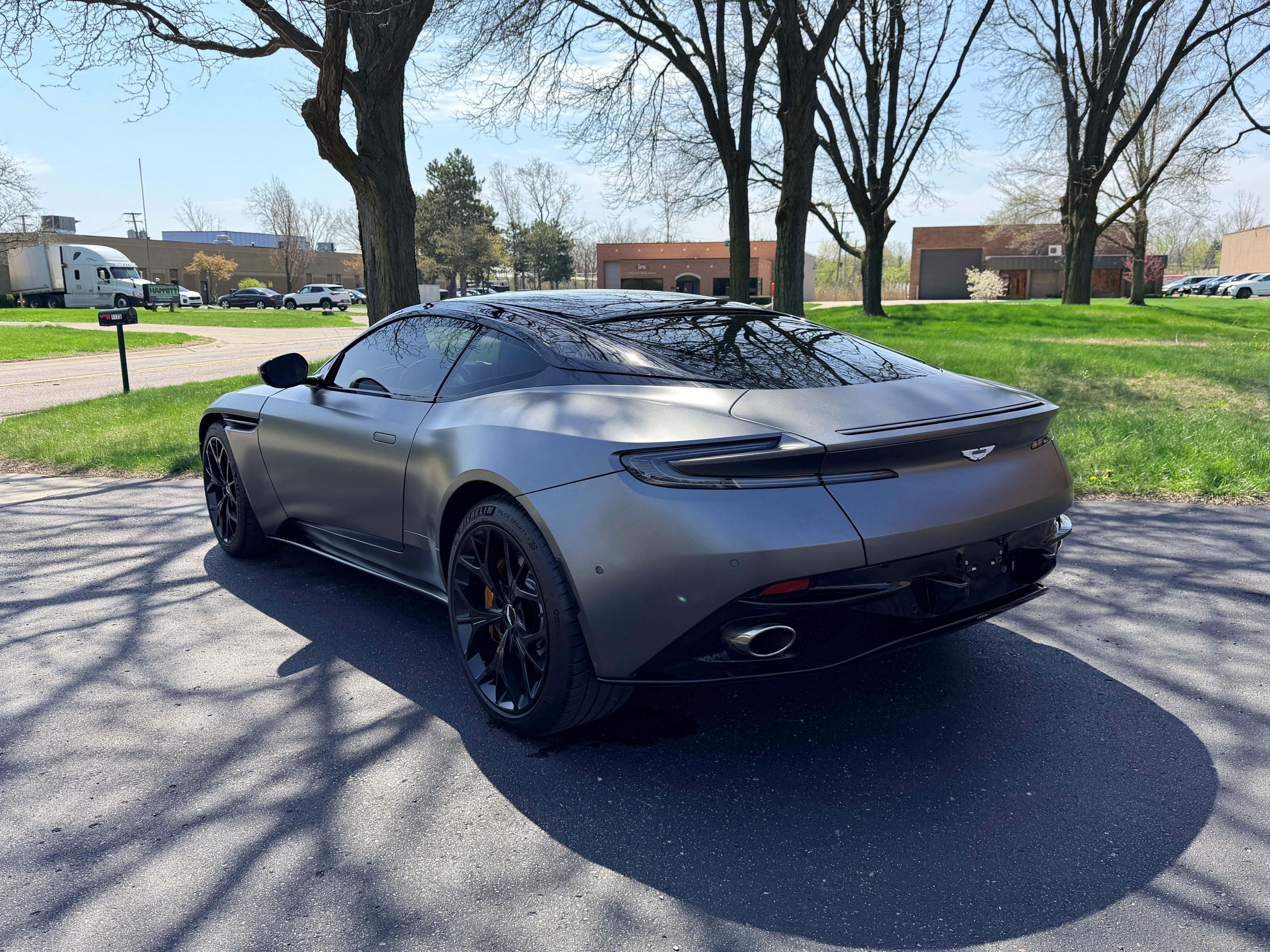 2019 Aston Martin DB11 V8 2D Coupe