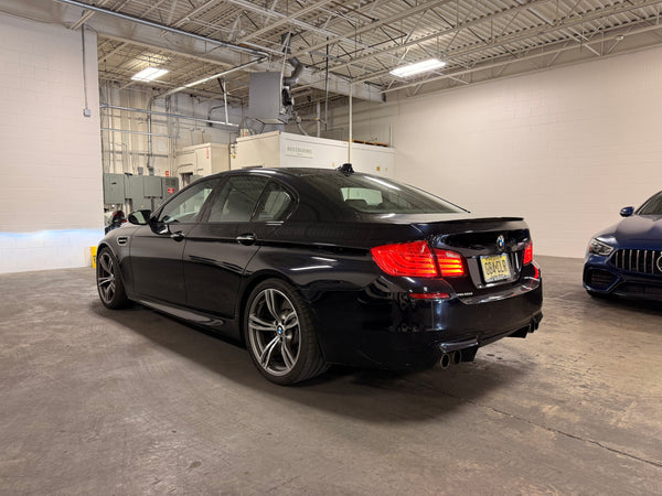 2013 BMW M5 4D Sedan