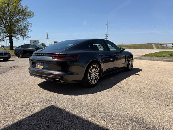 2018 Porsche Panamera 4 4D
