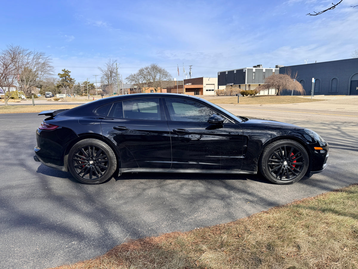 2018 Porsche Panamera 4D Hatchback
