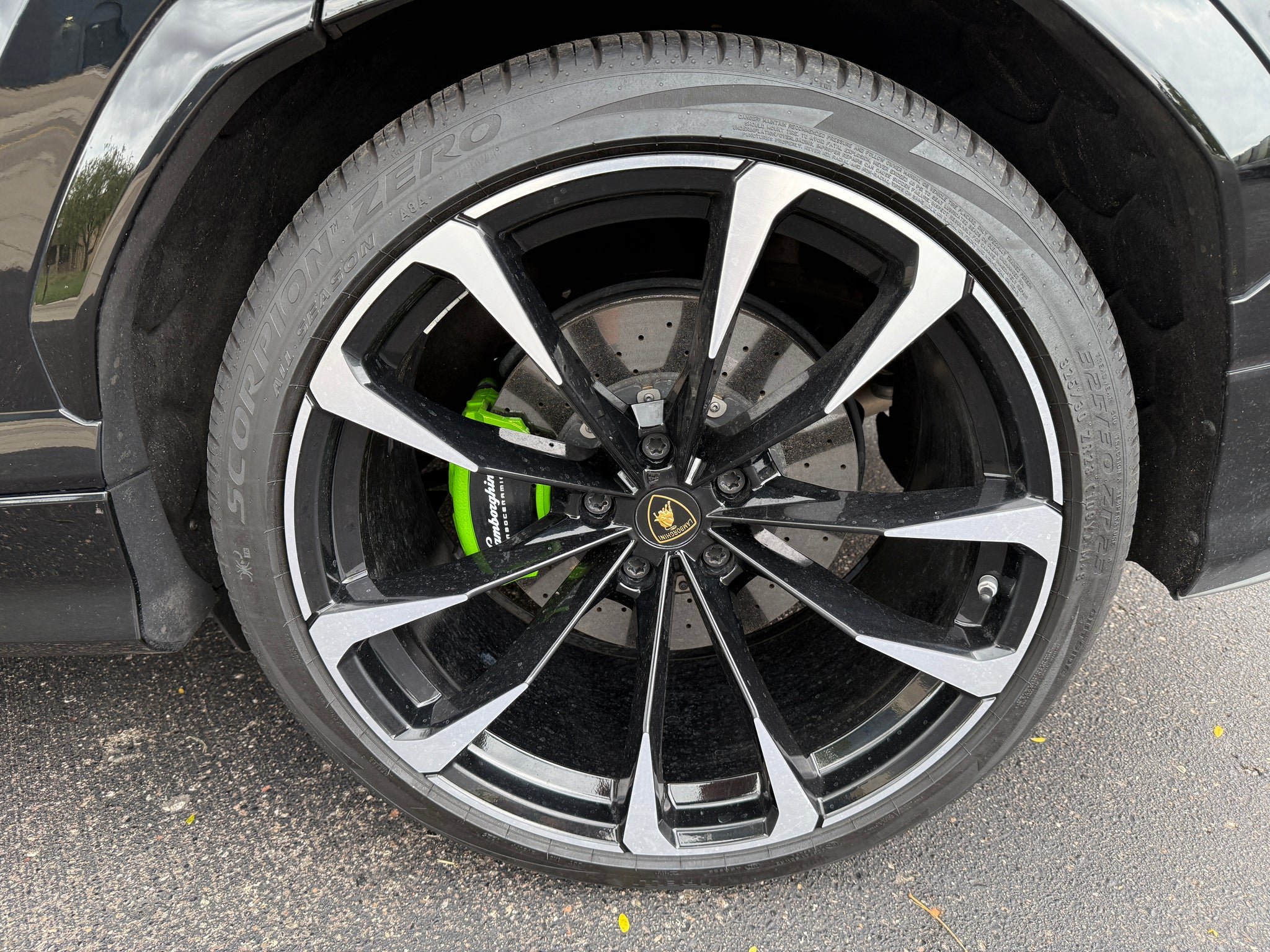 2019 Lamborghini Urus 4D SUV