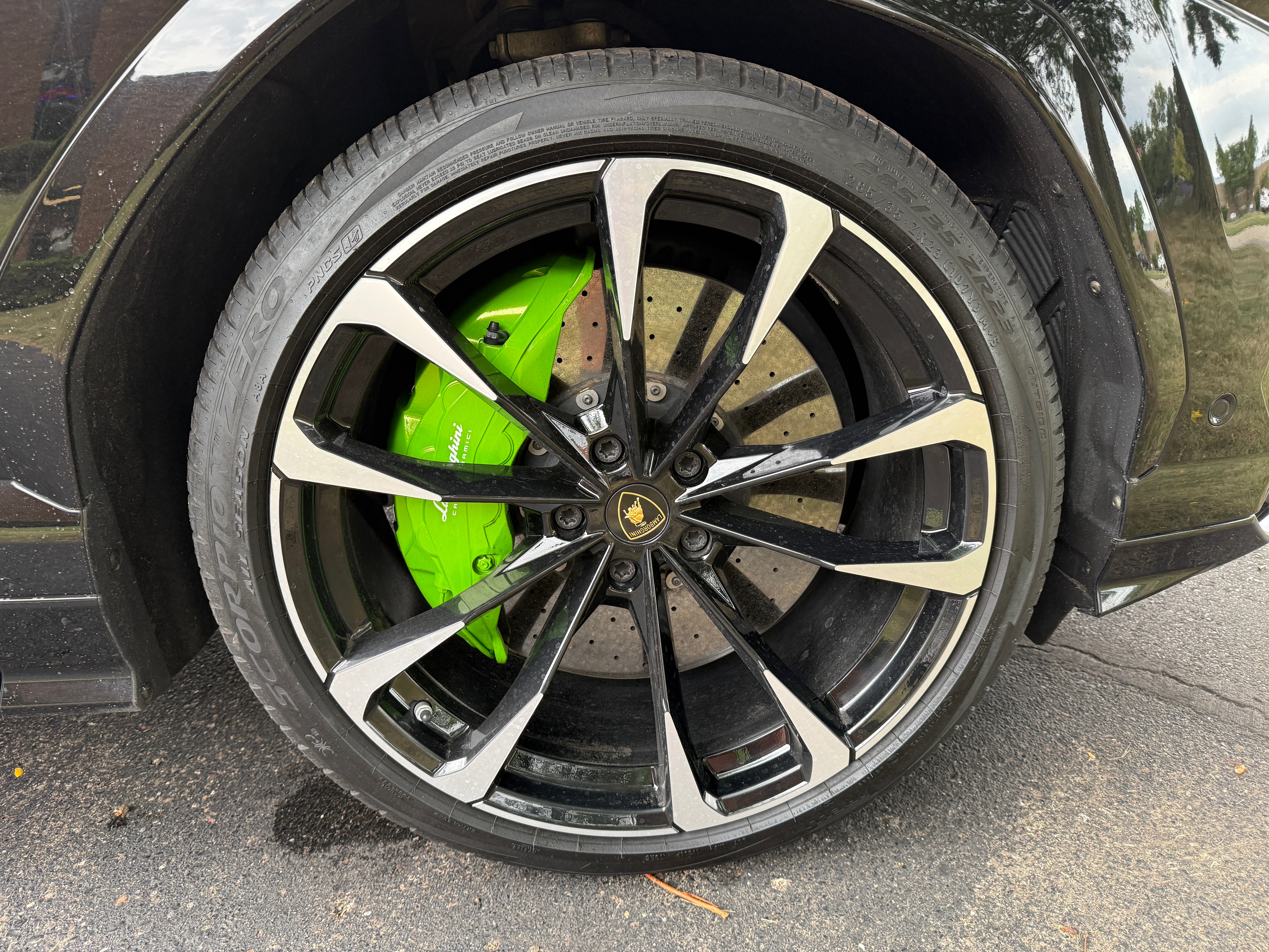 2019 Lamborghini Urus 4D SUV