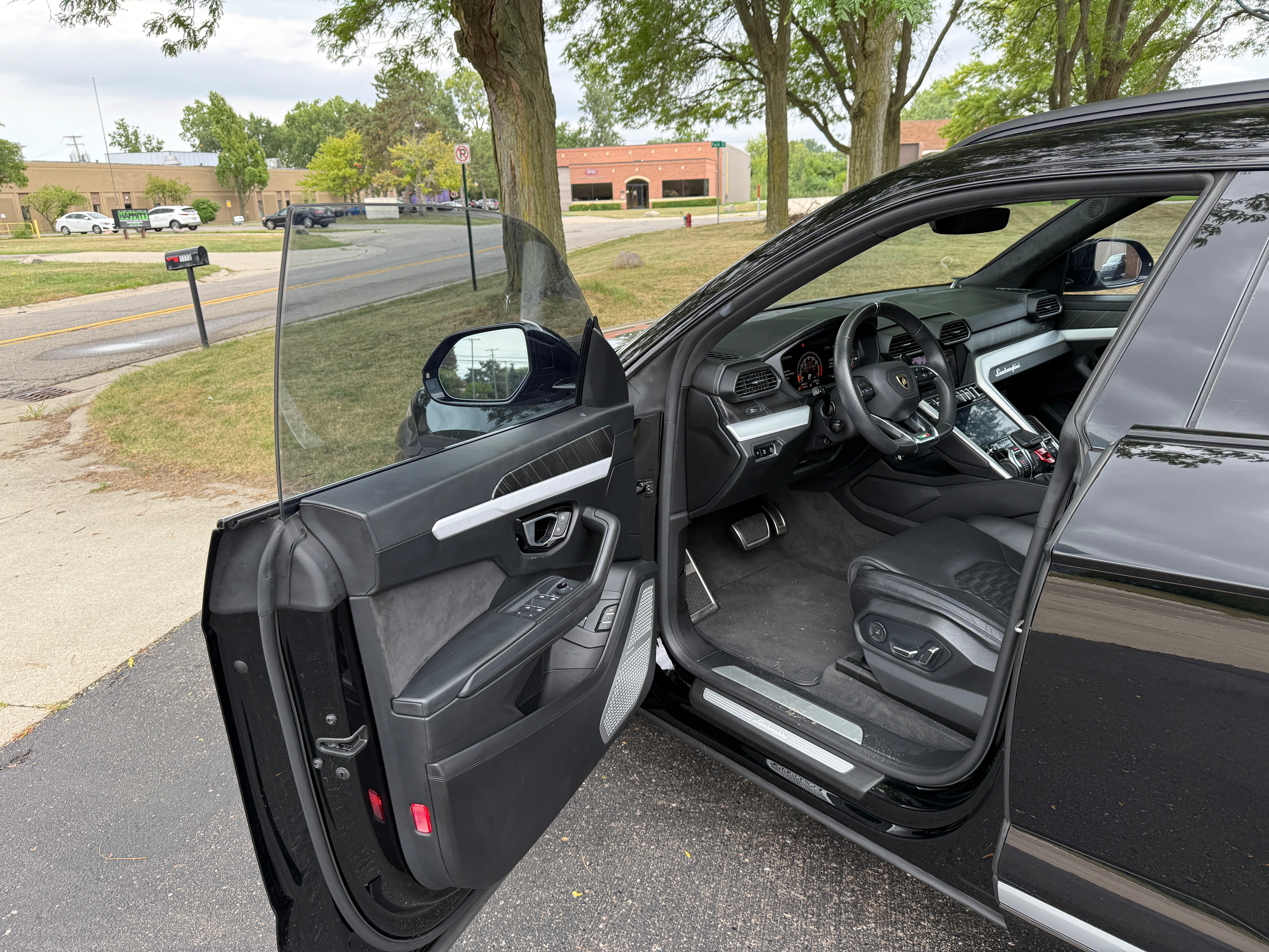 2019 Lamborghini Urus 4D SUV