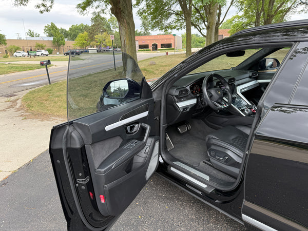2019 Lamborghini Urus 4D SUV