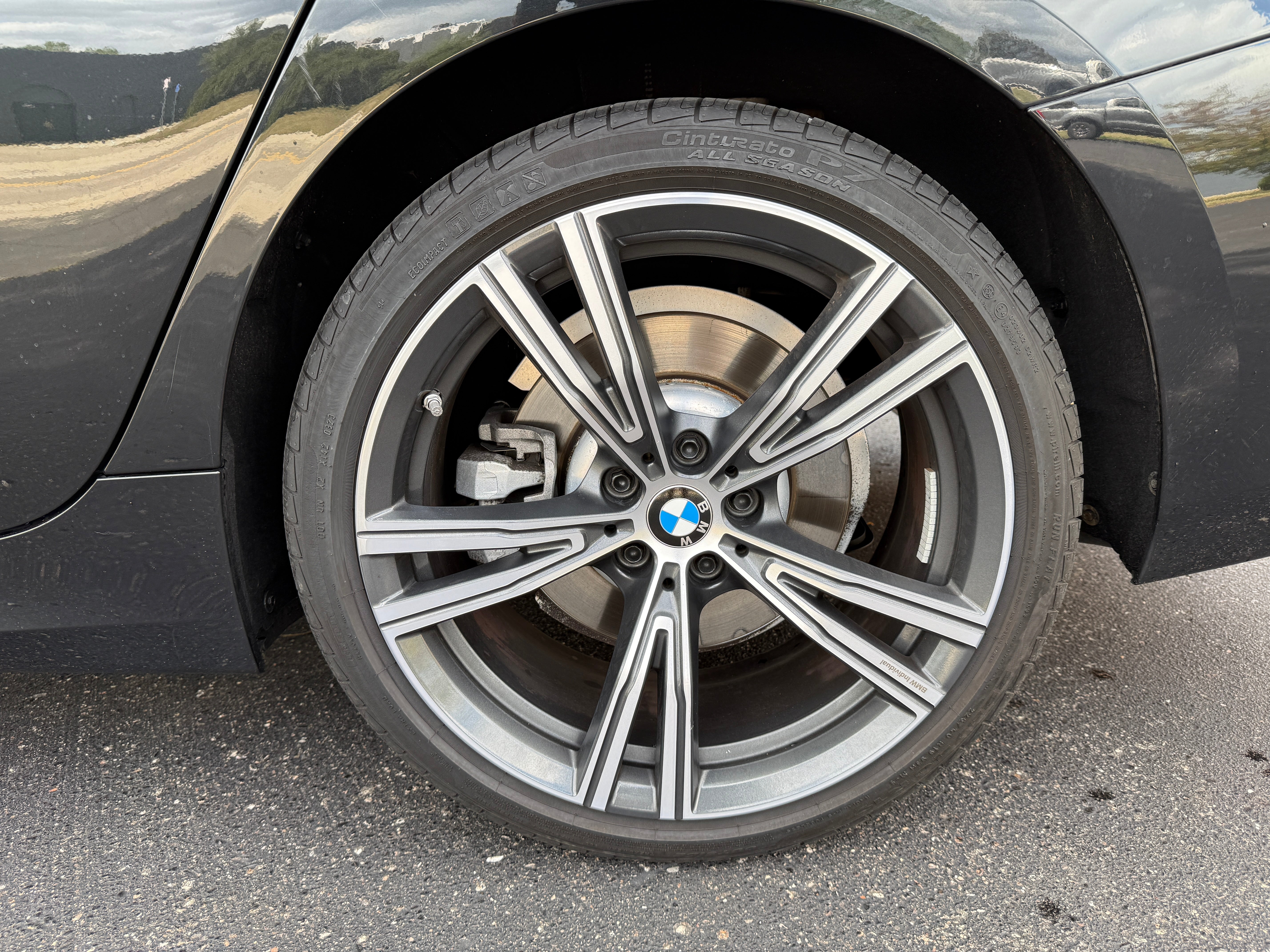 2023 BMW 330i xDrive 4D Sedan