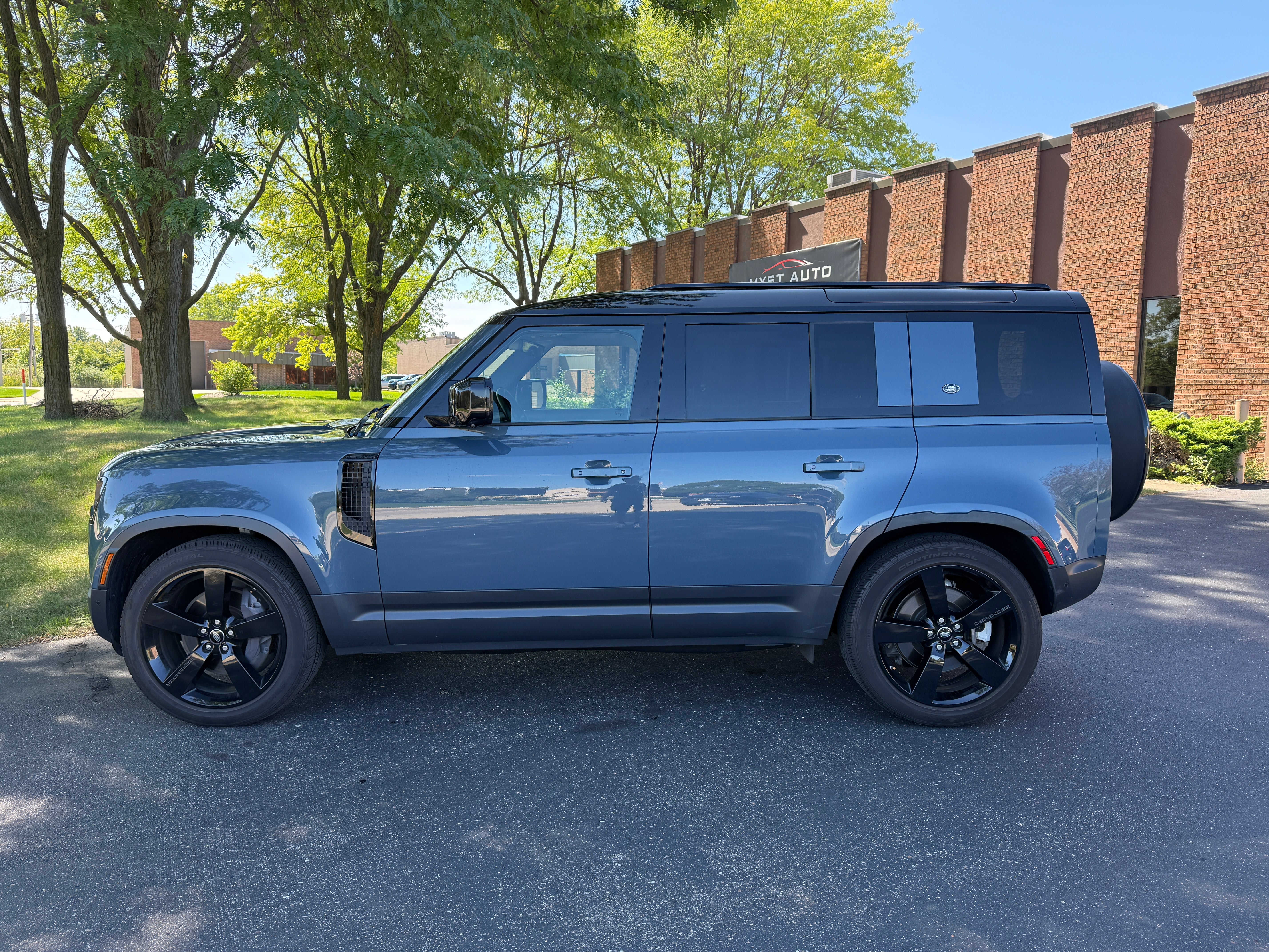 2020 Land Rover Defender 110 HSE 4D SUV