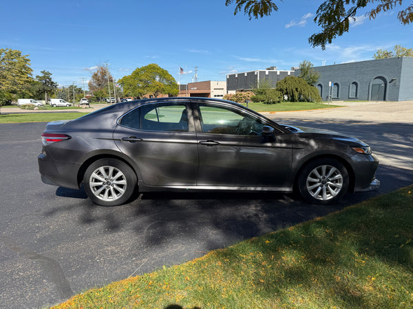 2018 Toyota Camry LE 4D Sedan