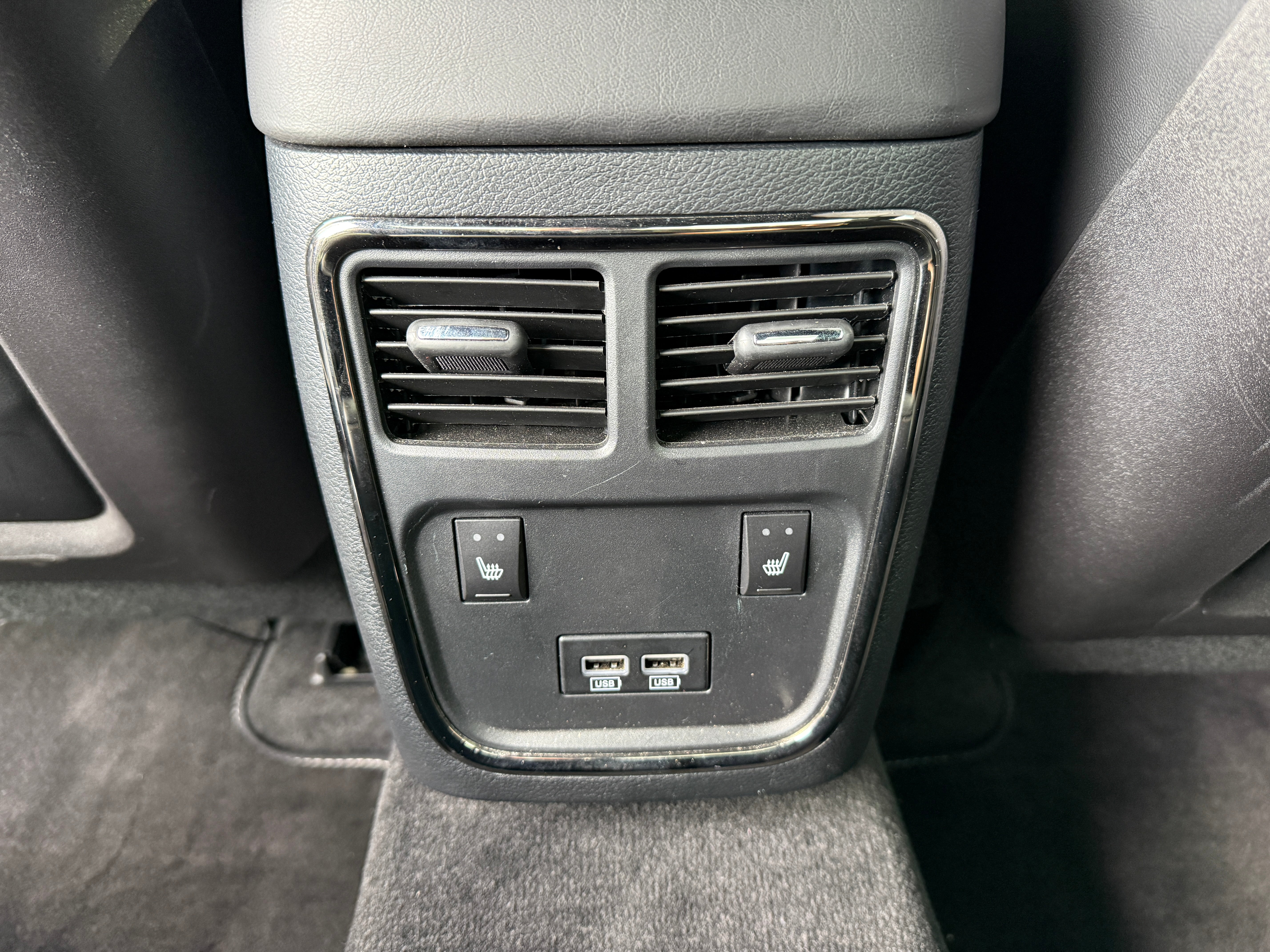2015 Dodge Charger SRT Hellcat 4D Sedan