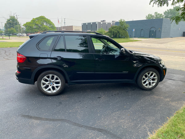 2011 BMW X5 35i xDrive 4D SUV