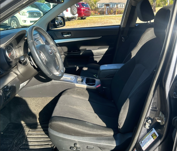 2014 Subaru Outback 2.5i Premium 4D Wagon