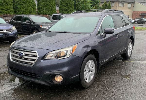 2017 Subaru Outback 2.5i Premium 4D Wagon