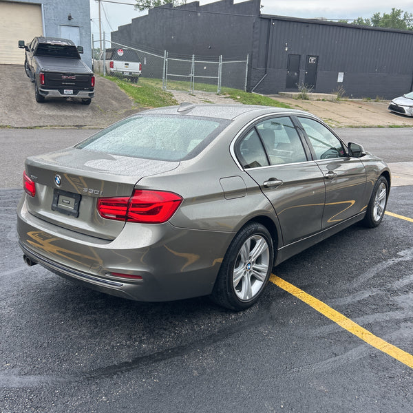 2018 BMW 330i xDrive 4D Sedan