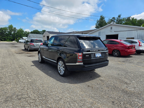 2015 Land Rover Range Rover Supercharged V8 4D SUV