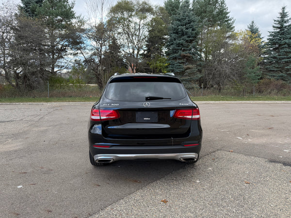 2016 Mercedes-Benz Glc300 4MATIC 4D SUV